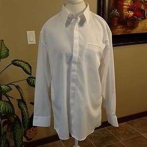 J. Ferrar long sleeve button-up dress shirt